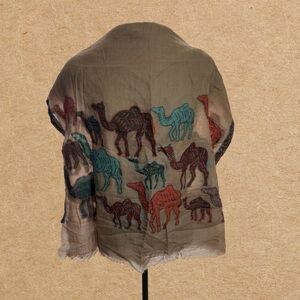 Handwoven Pashmina Cashmere Shawl. Camel Design made in India.